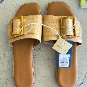 Target Universal Thread tan woven sandals. Size 9, NWT